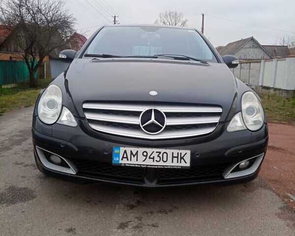 Черный Мерседес Р-Класс, объемом двигателя 2.99 л и пробегом 350 тыс. км за 8000 $, фото 4 на Automoto.ua