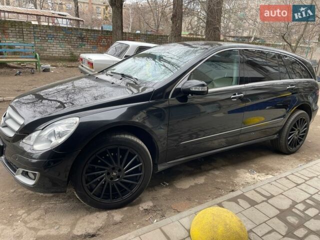 Чорний Мерседес Р-Клас, об'ємом двигуна 2.99 л та пробігом 345 тис. км за 10700 $, фото 8 на Automoto.ua