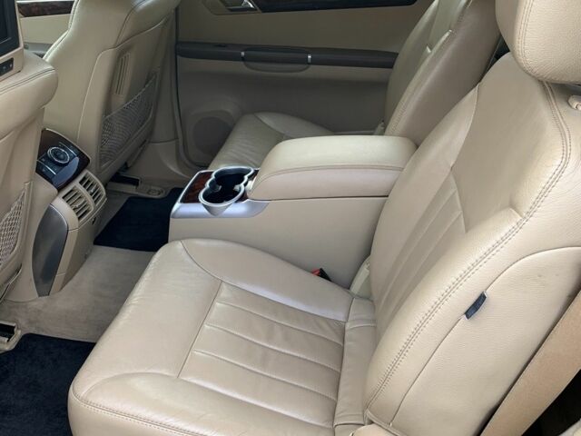 Черный Мерседес Р-Класс, объемом двигателя 5 л и пробегом 310 тыс. км за 7900 $, фото 15 на Automoto.ua