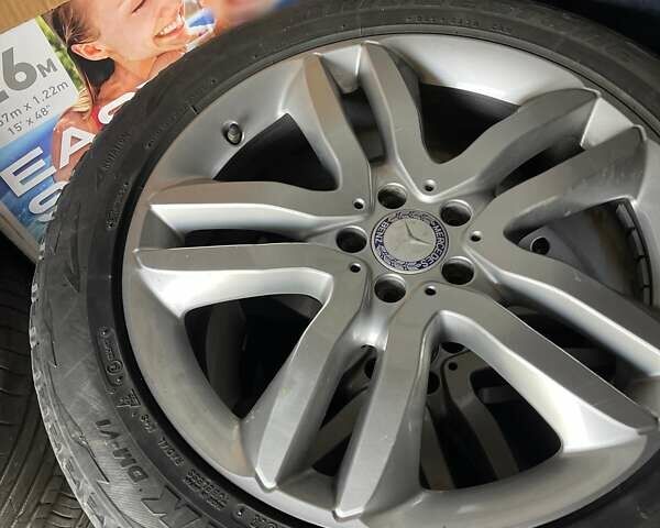 Чорний Мерседес Р-Клас, об'ємом двигуна 2.99 л та пробігом 345 тис. км за 10700 $, фото 12 на Automoto.ua