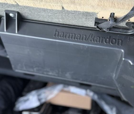 Чорний Мерседес Р-Клас, об'ємом двигуна 3 л та пробігом 330 тис. км за 8900 $, фото 20 на Automoto.ua