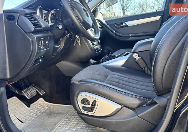 Черный Мерседес Р-Класс, объемом двигателя 3 л и пробегом 227 тыс. км за 9200 $, фото 7 на Automoto.ua