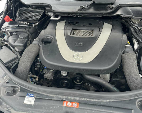 Черный Мерседес Р-Класс, объемом двигателя 3.5 л и пробегом 300 тыс. км за 7500 $, фото 6 на Automoto.ua