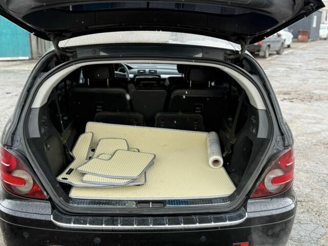 Черный Мерседес Р-Класс, объемом двигателя 3 л и пробегом 265 тыс. км за 3699 $, фото 12 на Automoto.ua