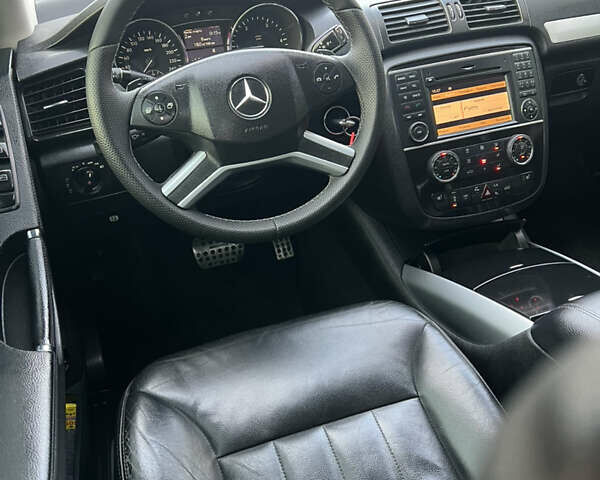 Черный Мерседес Р-Класс, объемом двигателя 3 л и пробегом 357 тыс. км за 11199 $, фото 49 на Automoto.ua