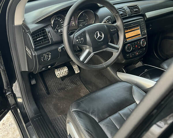 Черный Мерседес Р-Класс, объемом двигателя 3 л и пробегом 357 тыс. км за 11199 $, фото 50 на Automoto.ua