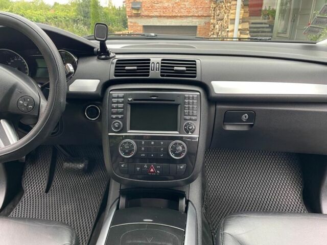 Черный Мерседес Р-Класс, объемом двигателя 3 л и пробегом 330 тыс. км за 12228 $, фото 2 на Automoto.ua