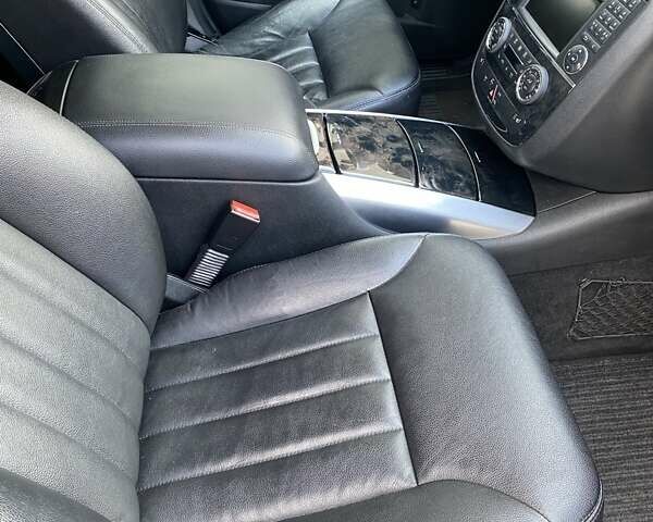 Чорний Мерседес Р-Клас, об'ємом двигуна 2.99 л та пробігом 455 тис. км за 10449 $, фото 12 на Automoto.ua