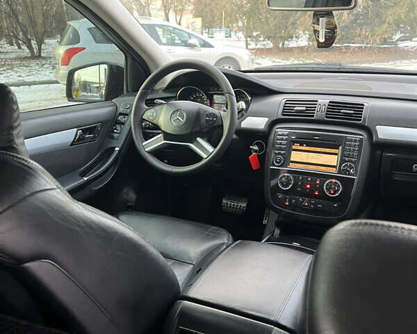 Черный Мерседес Р-Класс, объемом двигателя 3 л и пробегом 357 тыс. км за 11199 $, фото 56 на Automoto.ua