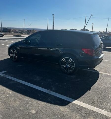 Черный Мерседес Р-Класс, объемом двигателя 3 л и пробегом 358 тыс. км за 10900 $, фото 7 на Automoto.ua