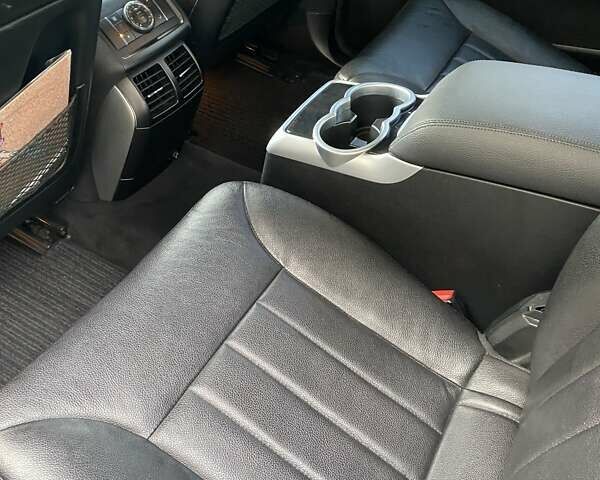 Чорний Мерседес Р-Клас, об'ємом двигуна 2.99 л та пробігом 455 тис. км за 10449 $, фото 11 на Automoto.ua