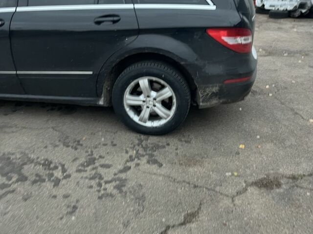 Черный Мерседес Р-Класс, объемом двигателя 3.6 л и пробегом 367 тыс. км за 15500 $, фото 2 на Automoto.ua