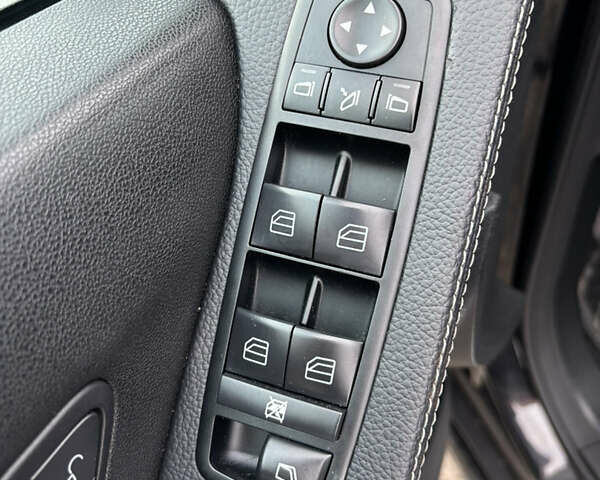 Черный Мерседес Р-Класс, объемом двигателя 3 л и пробегом 330 тыс. км за 14787 $, фото 16 на Automoto.ua