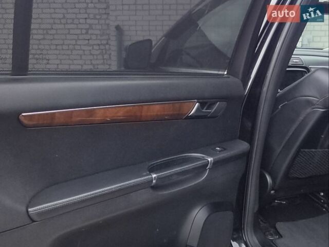 Черный Мерседес Р-Класс, объемом двигателя 2.99 л и пробегом 250 тыс. км за 11000 $, фото 20 на Automoto.ua