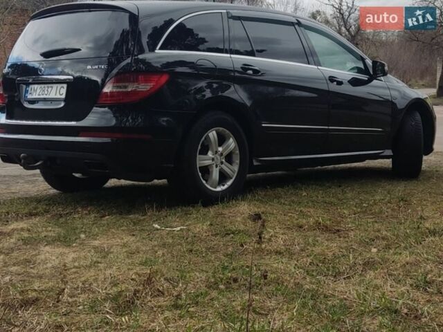 Черный Мерседес Р-Класс, объемом двигателя 2.99 л и пробегом 250 тыс. км за 11000 $, фото 1 на Automoto.ua