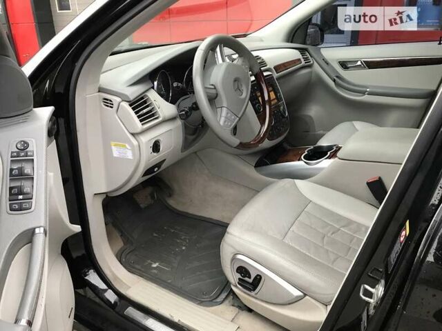 Черный Мерседес Р-Класс, объемом двигателя 5 л и пробегом 190 тыс. км за 8777 $, фото 2 на Automoto.ua