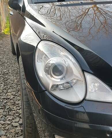 Чорний Мерседес Р-Клас, об'ємом двигуна 5 л та пробігом 259 тис. км за 9000 $, фото 1 на Automoto.ua