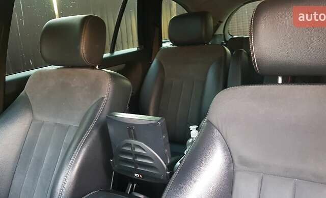 Чорний Мерседес Р-Клас, об'ємом двигуна 5 л та пробігом 259 тис. км за 9000 $, фото 21 на Automoto.ua