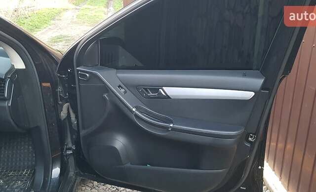 Чорний Мерседес Р-Клас, об'ємом двигуна 5 л та пробігом 259 тис. км за 9000 $, фото 19 на Automoto.ua