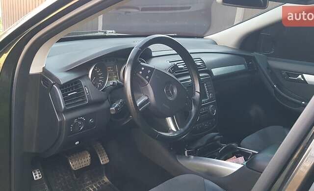 Чорний Мерседес Р-Клас, об'ємом двигуна 5 л та пробігом 259 тис. км за 9000 $, фото 24 на Automoto.ua