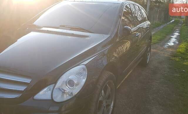 Чорний Мерседес Р-Клас, об'ємом двигуна 5 л та пробігом 259 тис. км за 9000 $, фото 8 на Automoto.ua