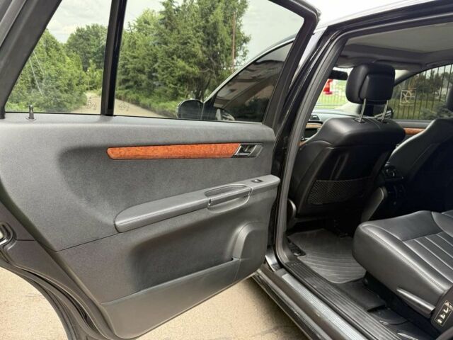 Черный Мерседес Р-Класс, объемом двигателя 3.5 л и пробегом 180 тыс. км за 7000 $, фото 8 на Automoto.ua