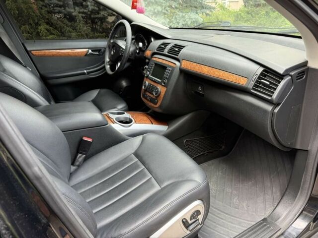 Черный Мерседес Р-Класс, объемом двигателя 3.5 л и пробегом 180 тыс. км за 7000 $, фото 7 на Automoto.ua