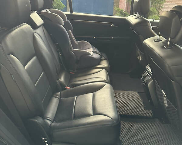 Чорний Мерседес Р-Клас, об'ємом двигуна 2.99 л та пробігом 205 тис. км за 14700 $, фото 13 на Automoto.ua