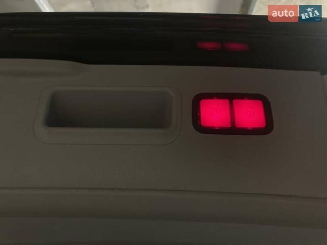 Чорний Мерседес Р-Клас, об'ємом двигуна 3 л та пробігом 183 тис. км за 16300 $, фото 18 на Automoto.ua