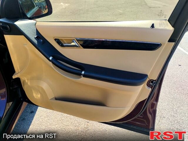 Червоний Мерседес Р-Клас, об'ємом двигуна 3 л та пробігом 238 тис. км за 10700 $, фото 8 на Automoto.ua