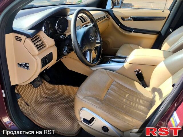 Красный Мерседес Р-Класс, объемом двигателя 3 л и пробегом 238 тыс. км за 10700 $, фото 6 на Automoto.ua