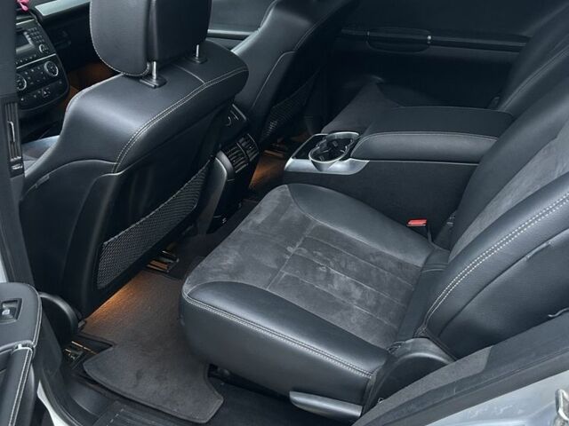 Сірий Мерседес Р-Клас, об'ємом двигуна 3 л та пробігом 500 тис. км за 8000 $, фото 5 на Automoto.ua