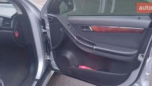 Серый Мерседес Р-Класс, объемом двигателя 2.99 л и пробегом 360 тыс. км за 8000 $, фото 5 на Automoto.ua