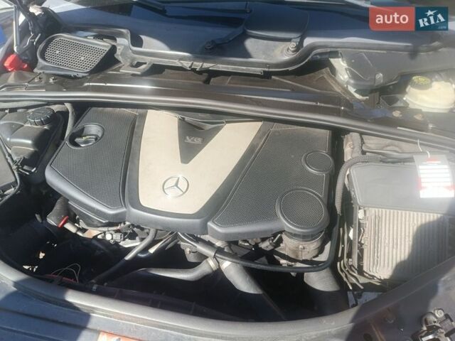 Серый Мерседес Р-Класс, объемом двигателя 2.99 л и пробегом 375 тыс. км за 10200 $, фото 11 на Automoto.ua