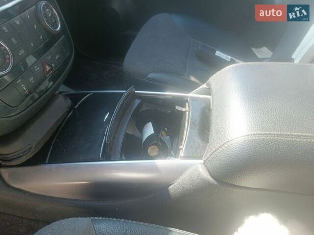 Серый Мерседес Р-Класс, объемом двигателя 2.99 л и пробегом 375 тыс. км за 10200 $, фото 8 на Automoto.ua