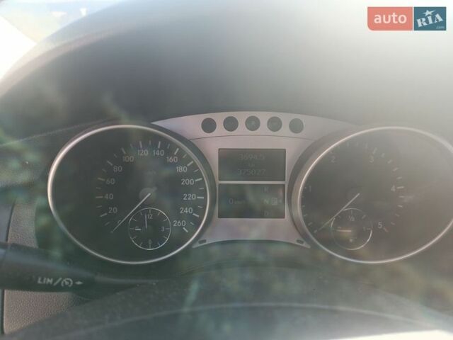 Серый Мерседес Р-Класс, объемом двигателя 2.99 л и пробегом 375 тыс. км за 10200 $, фото 7 на Automoto.ua