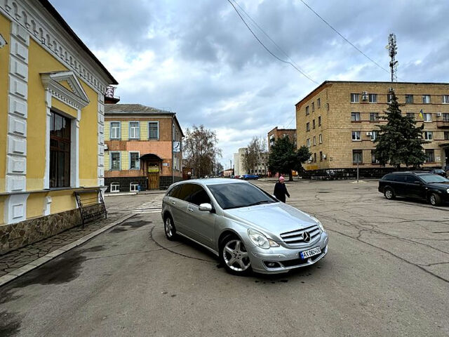 Серый Мерседес Р-Класс, объемом двигателя 3 л и пробегом 266 тыс. км за 9500 $, фото 2 на Automoto.ua