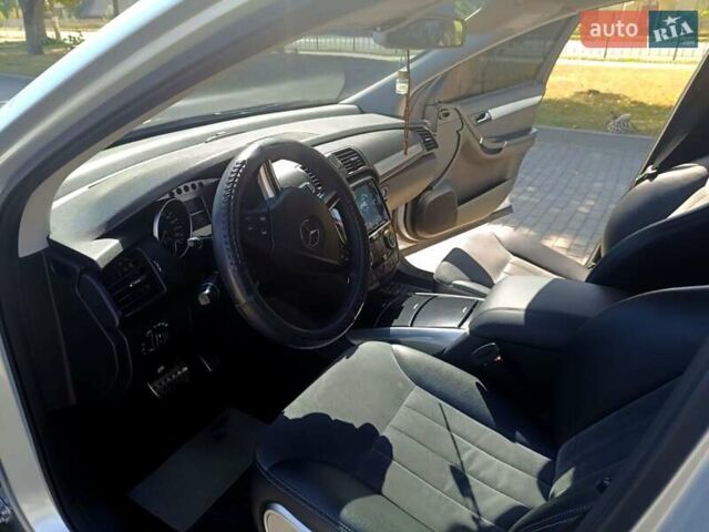 Серый Мерседес Р-Класс, объемом двигателя 2.99 л и пробегом 284 тыс. км за 9200 $, фото 2 на Automoto.ua