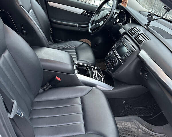 Серый Мерседес Р-Класс, объемом двигателя 2.99 л и пробегом 205 тыс. км за 11000 $, фото 3 на Automoto.ua