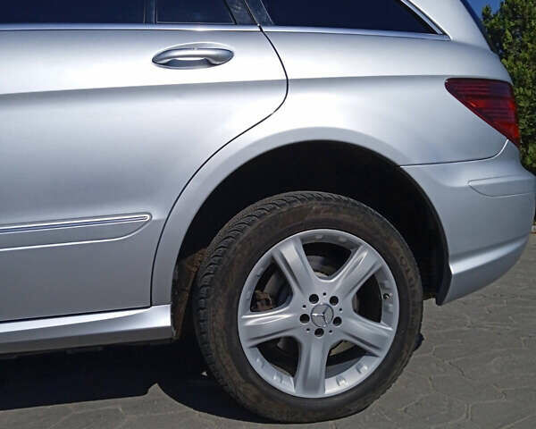 Серый Мерседес Р-Класс, объемом двигателя 3 л и пробегом 390 тыс. км за 8000 $, фото 1 на Automoto.ua