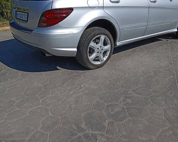 Серый Мерседес Р-Класс, объемом двигателя 3 л и пробегом 390 тыс. км за 8000 $, фото 6 на Automoto.ua