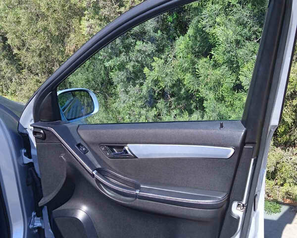 Серый Мерседес Р-Класс, объемом двигателя 3 л и пробегом 390 тыс. км за 8000 $, фото 7 на Automoto.ua