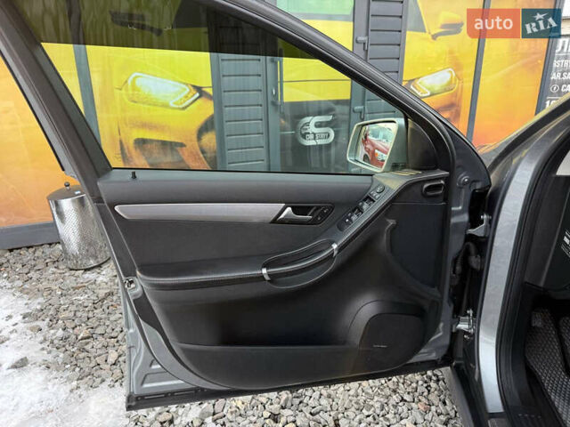 Серый Мерседес Р-Класс, объемом двигателя 2.99 л и пробегом 499 тыс. км за 10900 $, фото 38 на Automoto.ua