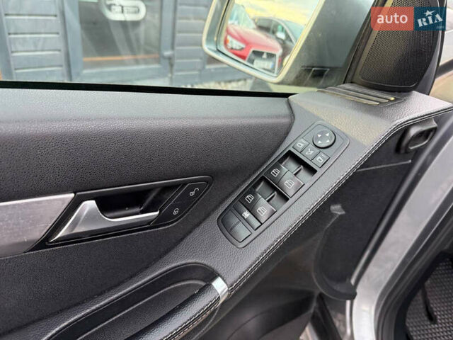 Сірий Мерседес Р-Клас, об'ємом двигуна 2.99 л та пробігом 499 тис. км за 10900 $, фото 39 на Automoto.ua