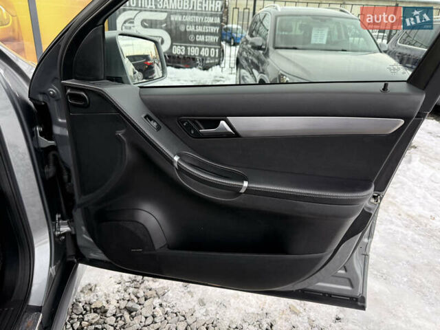 Серый Мерседес Р-Класс, объемом двигателя 3 л и пробегом 256 тыс. км за 11900 $, фото 30 на Automoto.ua