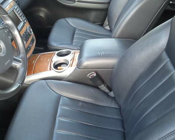 Серый Мерседес Р-Класс, объемом двигателя 3.5 л и пробегом 268 тыс. км за 10000 $, фото 9 на Automoto.ua