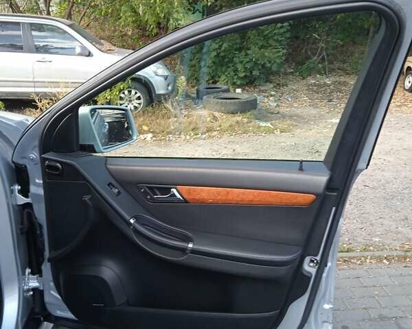 Мерседес Р-Клас 2011 у Києві на Automoto.ua Сірий Мерседес Р-Клас, об'ємом двигуна 3.5 л та пробігом 268 тис. км за 10000 $, фото 19 на Automoto.ua
