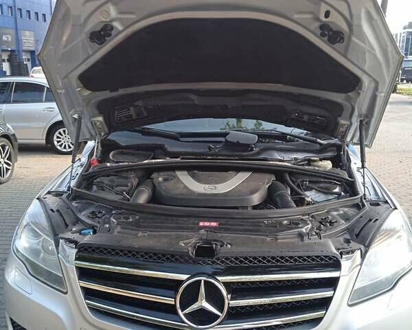 Серый Мерседес Р-Класс, объемом двигателя 3.5 л и пробегом 268 тыс. км за 10000 $, фото 27 на Automoto.ua