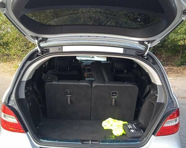 Мерседес Р-Клас 2011 у Києві на Automoto.ua Сірий Мерседес Р-Клас, об'ємом двигуна 3.5 л та пробігом 268 тис. км за 10000 $, фото 15 на Automoto.ua