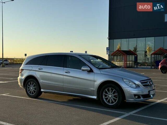 Серый Мерседес Р-Класс, объемом двигателя 3 л и пробегом 320 тыс. км за 10500 $, фото 5 на Automoto.ua